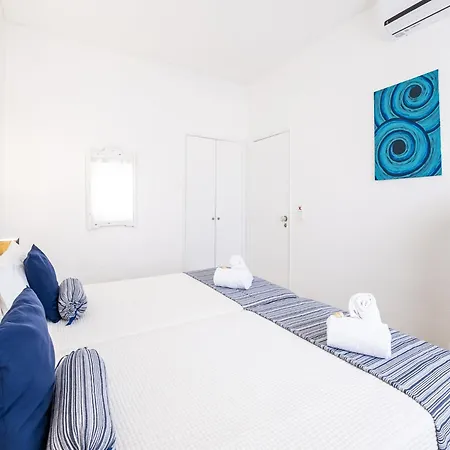 Apartment For 2 People With Shared Pool *