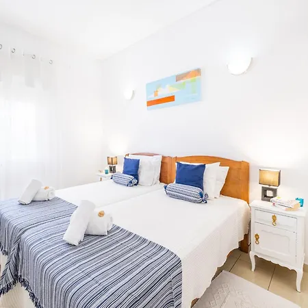 Apartment For 2 People With Shared Pool