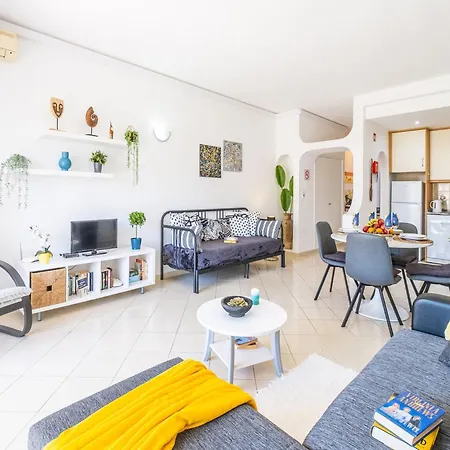 Apartment For 2 People With Shared Pool Apartman *