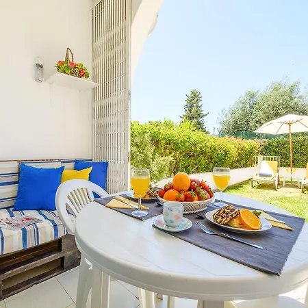 Apartment For 2 People With Shared Pool アルブフェイラ