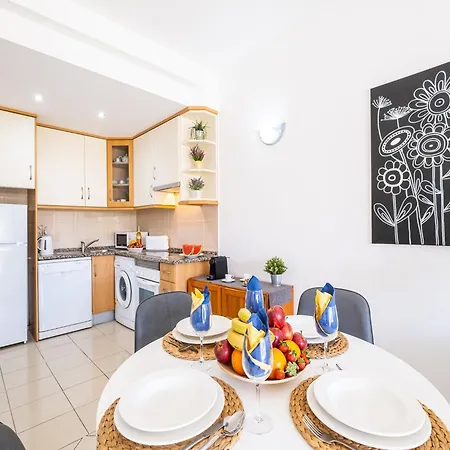 アパート Apartment For 2 People With Shared Pool *