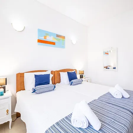 アパート Apartment For 2 People With Shared Pool