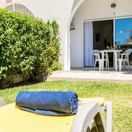 Apartamento With Communal Pool *